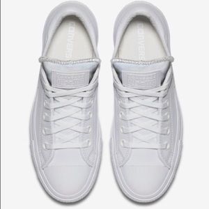 new with no tags converse women's size 8 white leather sneaker